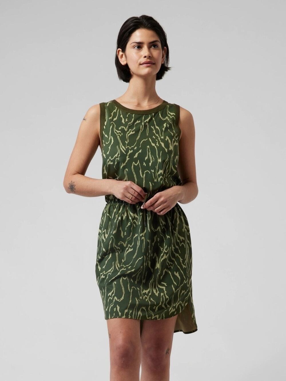 Athleta Rincon Printed Dress XL Voyage Eucalyptus Olive Green Drawstring UPF 50